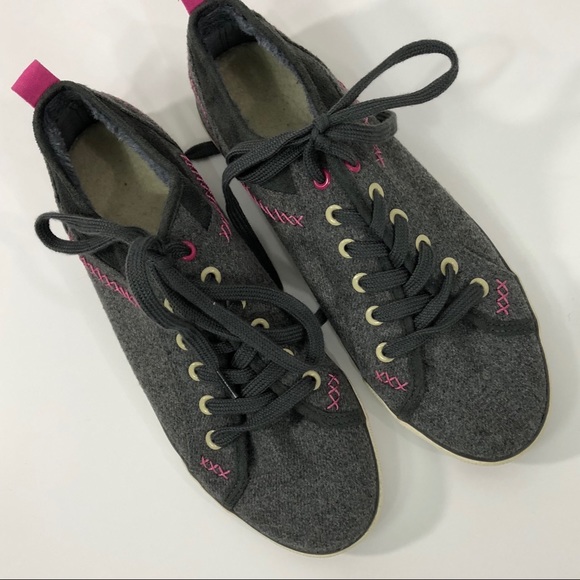 gotta Flurt Flannel Sneakers Size 8.5 - Picture 2 of 5